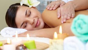 massagem com técnicas de aromaterapia